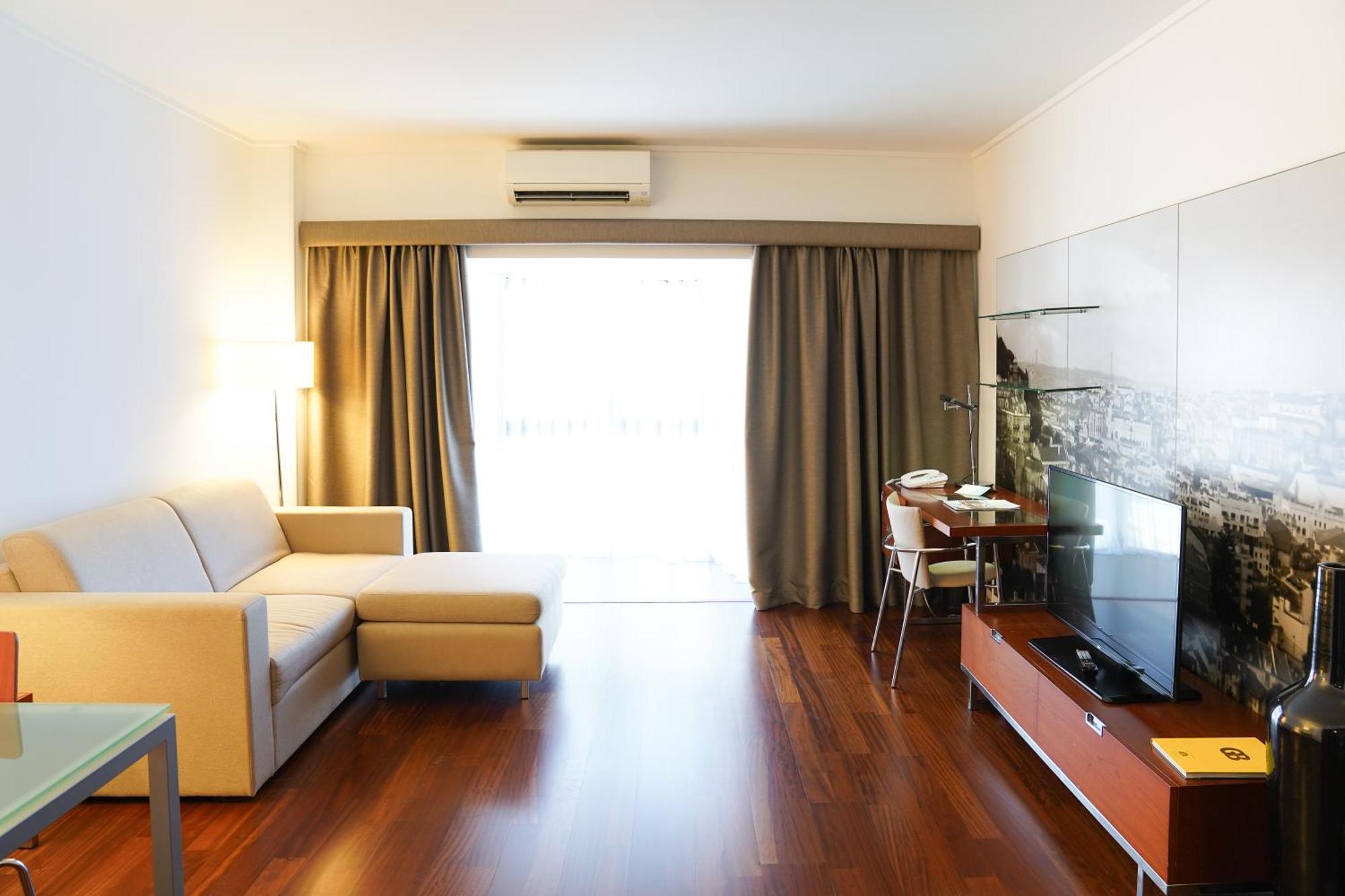 Aparthotel Legendary