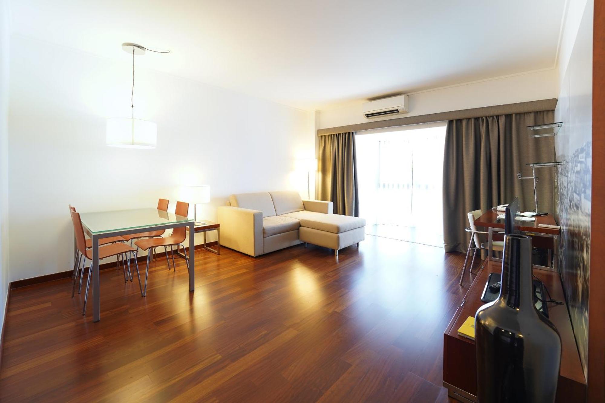 Legendary Aparthotel 4*